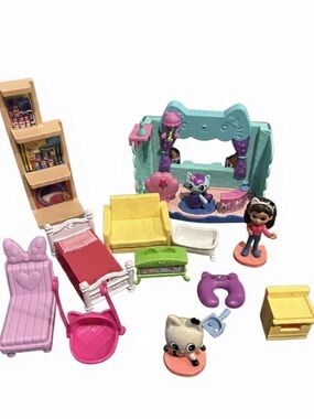 Gabby’s Dollhouse Mercat’s Spawesone bathroom + Furniture playset